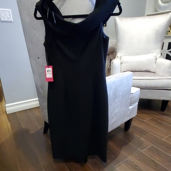 VINCE CAMUTO BLACK OF THE SHOULDER DRESS - Picture 4 of 7